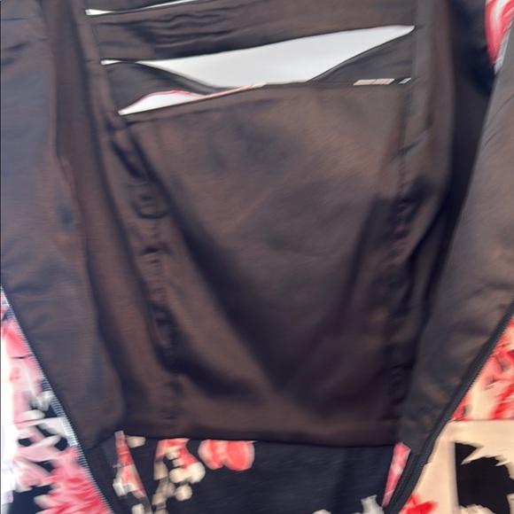 French Connection Floral Black and Pink Dress. Size 4 - Picture 5 of 7